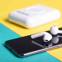 AURICULARES POWER BANK MOLIK - CÓDIGO 6302 - COLOR BLANCO.