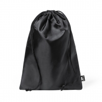 Funda de color negro en poliéster con cordón de cierre.