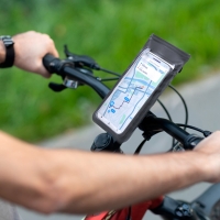 Funda soporte para celular en bicicleta.
