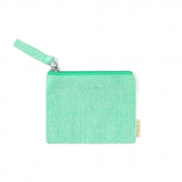 Monedero de algodón cuadrado de color verde. 