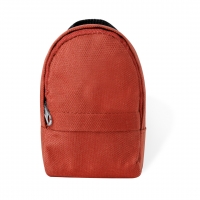 Monedero color rojo en forma de mochila.