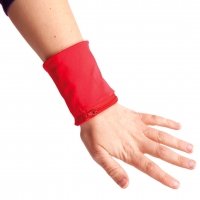 Muñequera de microfibra para deportes en color rojo con zipper.