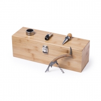 Piezas de kit, fuera de la caja de madera.