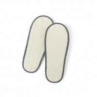 Parte de atrás de pantuflas grises.
